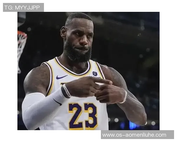 勒布朗詹姆斯:篮球巨星的传奇之路与影响力解析 勒布朗詹姆斯:篮球巨星的传奇之路与影响力解析